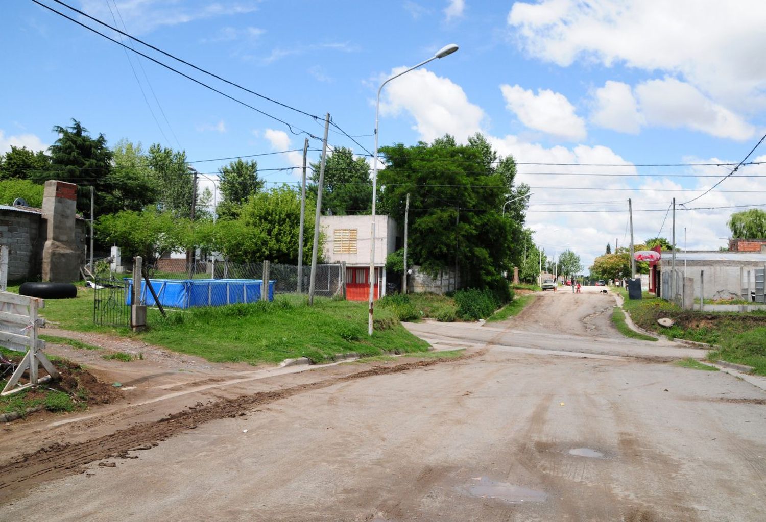 Incluso sin altas temperaturas, los vecinos de  La Movediza padecen por la escasez de agua