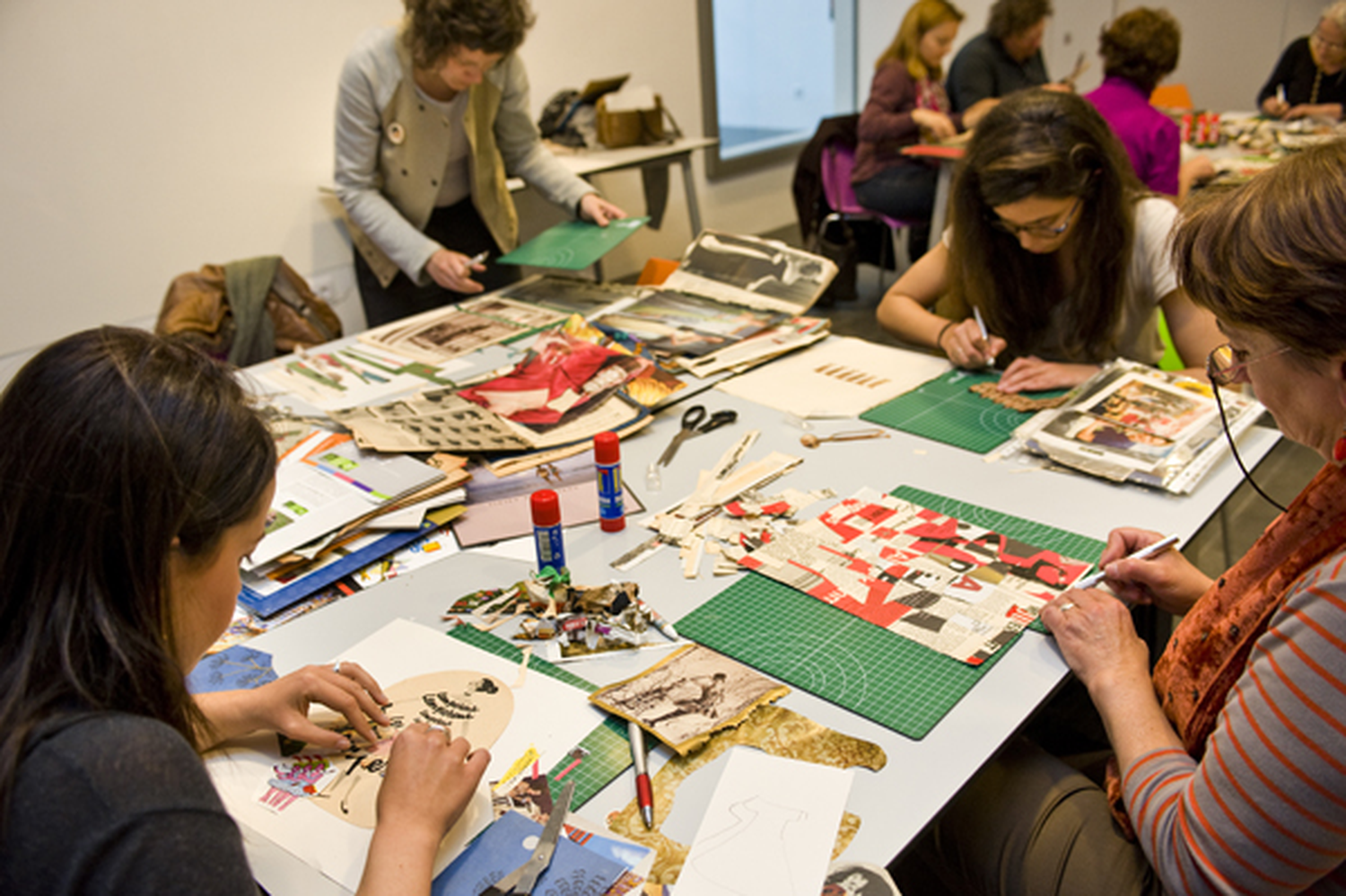 Realizarán un taller de collage gratuito en la Casa de la Estación