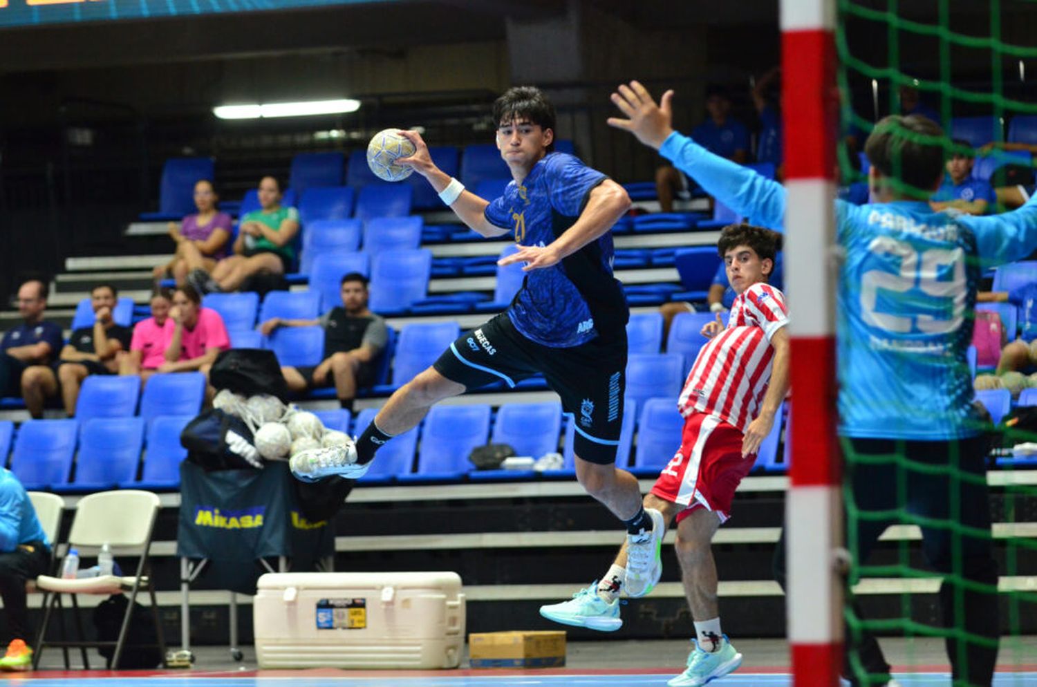 Argentina volvió a ganar con contundencia en el Sur-Centro Juvenil.