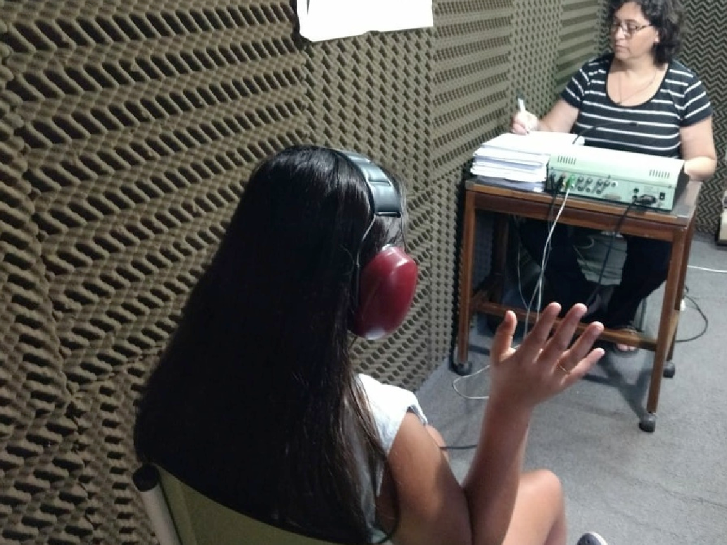 Detectar los problemas auditivos a tiempo asegura un buen desarrollo escolar