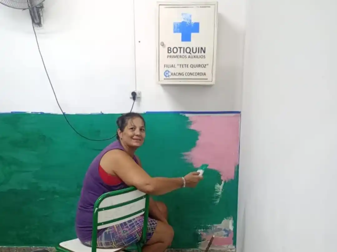 La comunidad educativa de la Escuela N° 76 Teresa de Calcuta se organiza para refaccionar el edificio