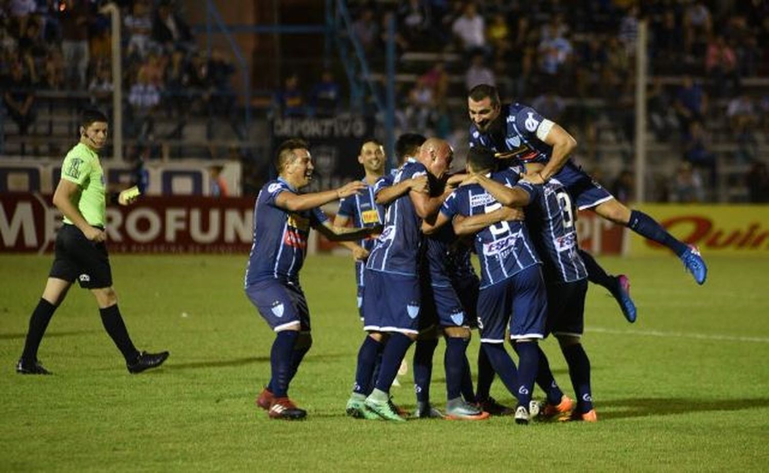 Juventud tuvo una noche iluminada y derrotó a All Boys en La Vía