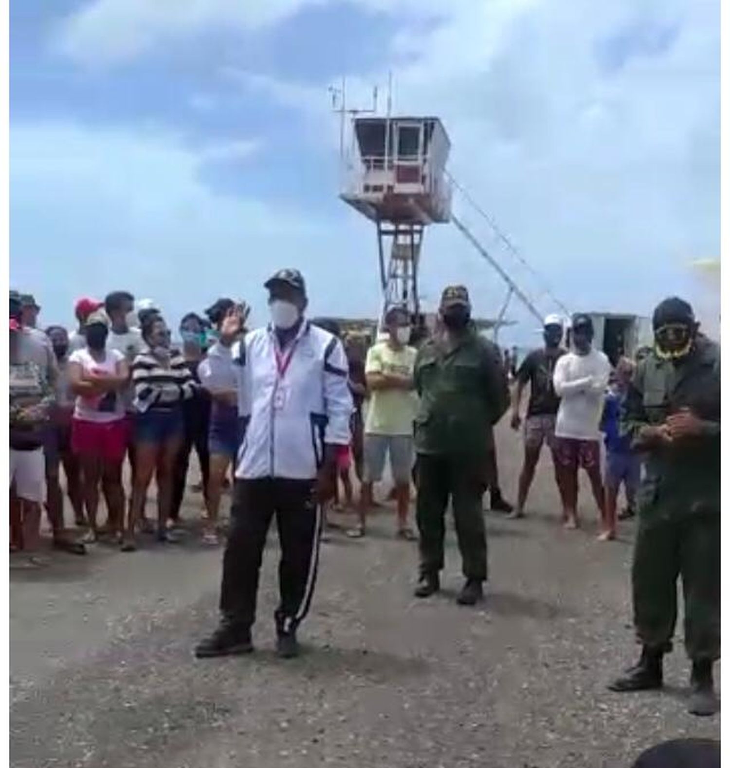 ¡Que abran Los Roques! Llegan aeronaves con turistas, pero sus pobladores no pueden trabajar