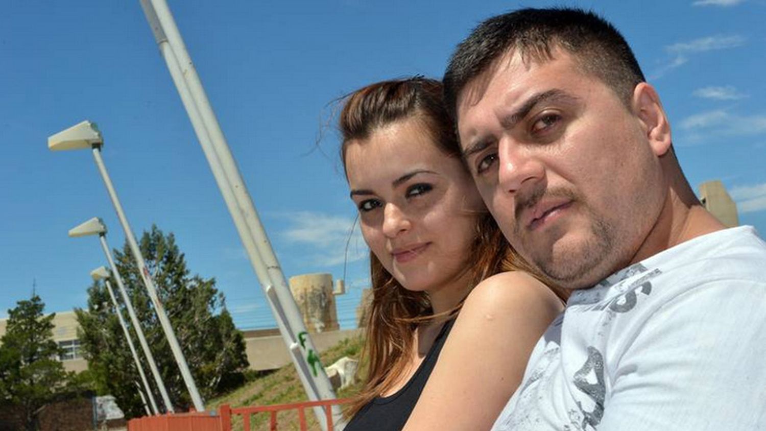 Estuvo preso por el crimen de su novia y gemela de su actual esposa pero era inocente