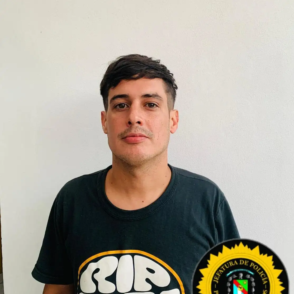 Solicitan colaboración para dar con el paradero de un joven en el departamento Uruguay