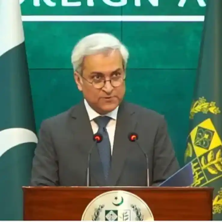 El portavoz del Ministerio de Asuntos Exteriores de Pakistán es Tahir Andrabi llamó a reconstruir el diálogo