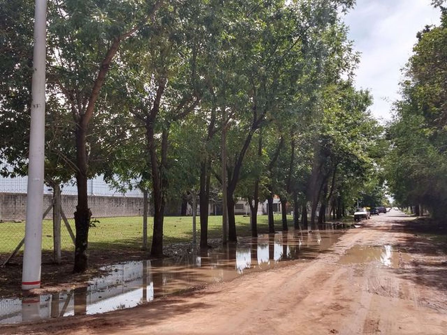 Reclamo: “No le hacen canal al agua para que desagote”
