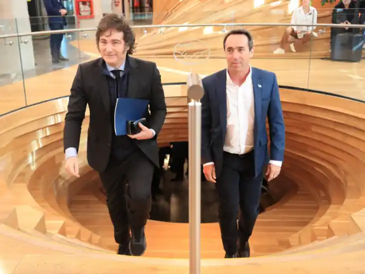 Juntos. Galperin y Milei, juntos en el edificio de Meli.