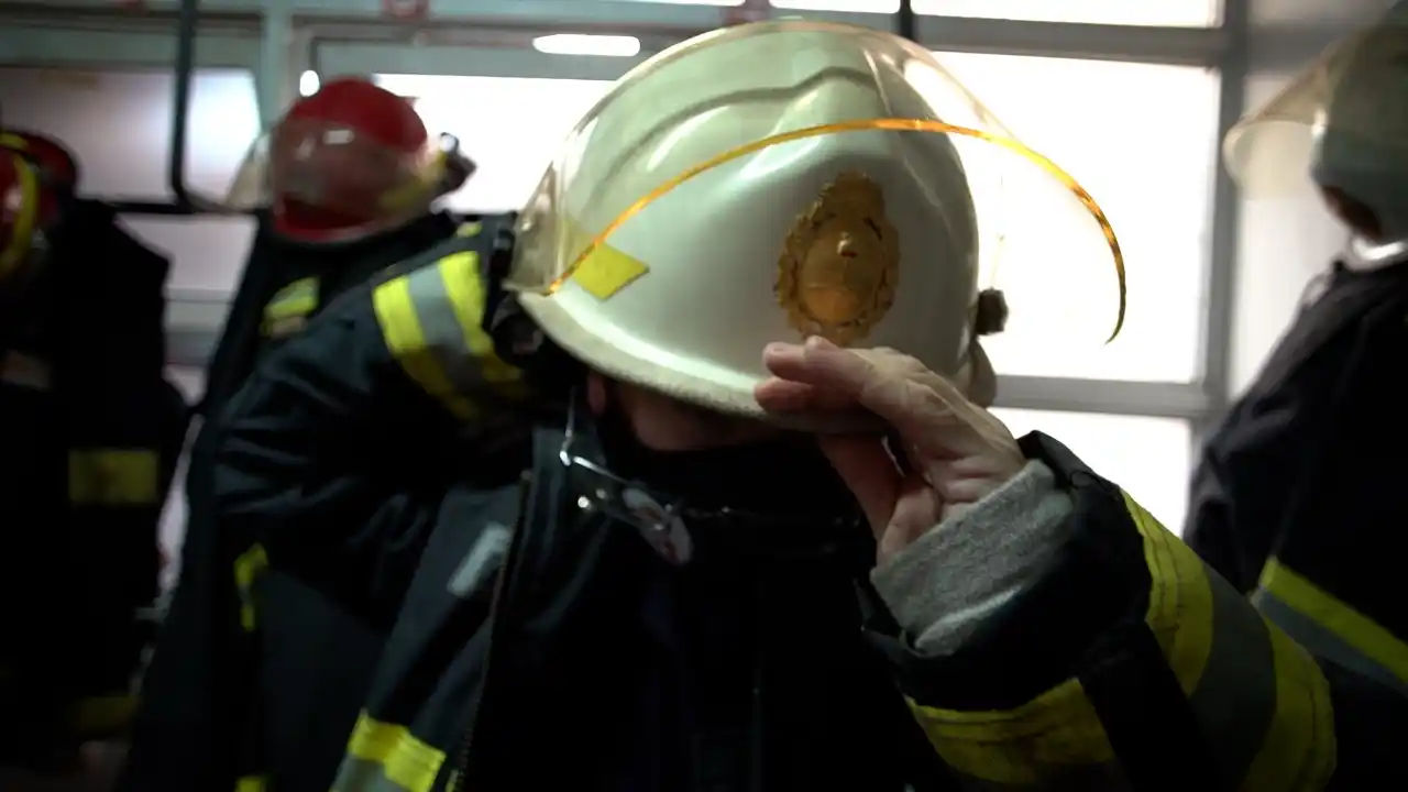 Los bomberos actuaron en dos incendios: uno en un complejo turístico y otro en un terreno