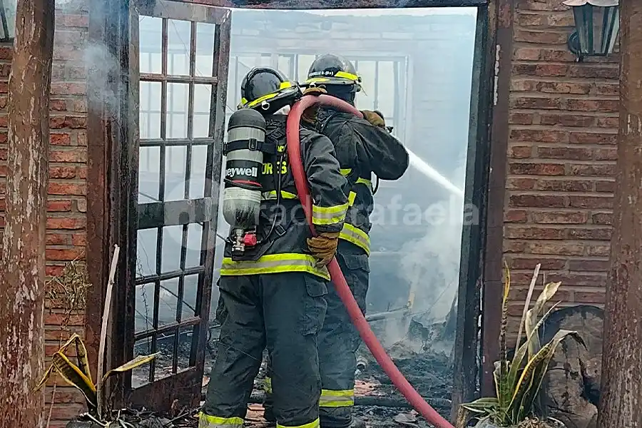 Importantes pérdidas en una casaquinta de Bella Italia tras un incendio