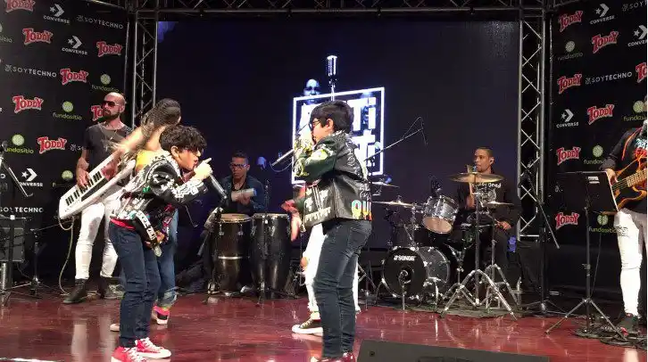 Mati y Moi presentan «Conectados»