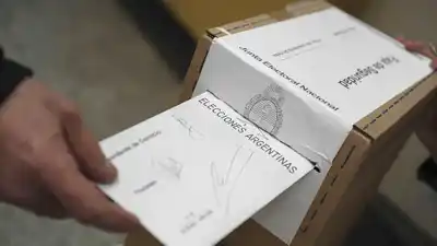 Las tres patas de un pacto vergonzante