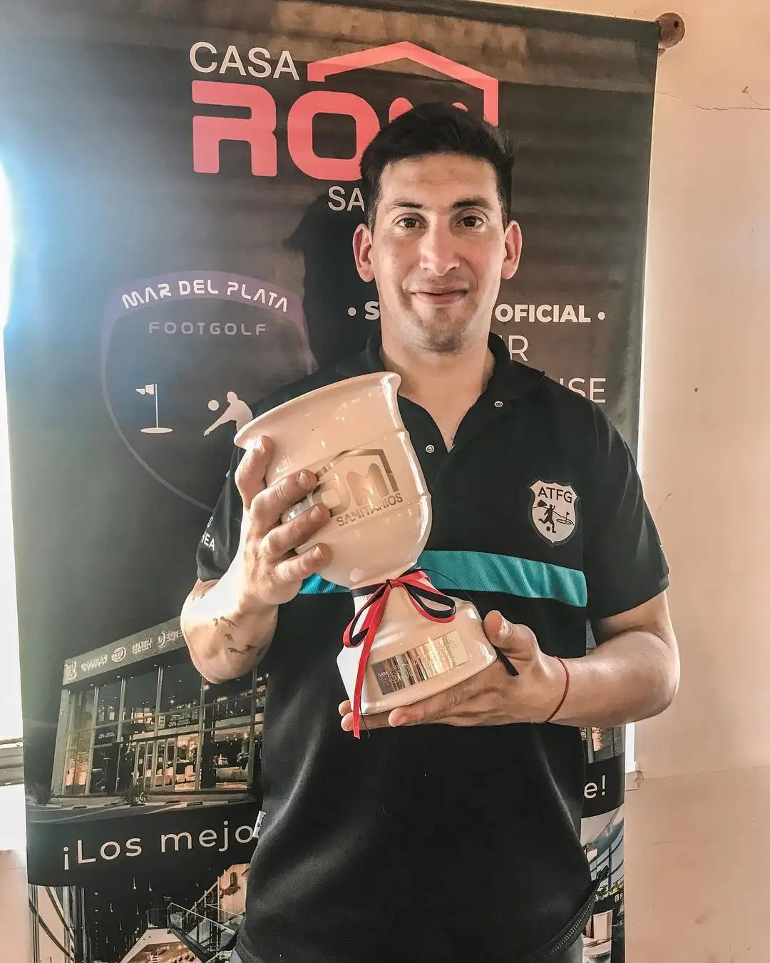Olaechea, con el trofeo obtenido en La Serranita.