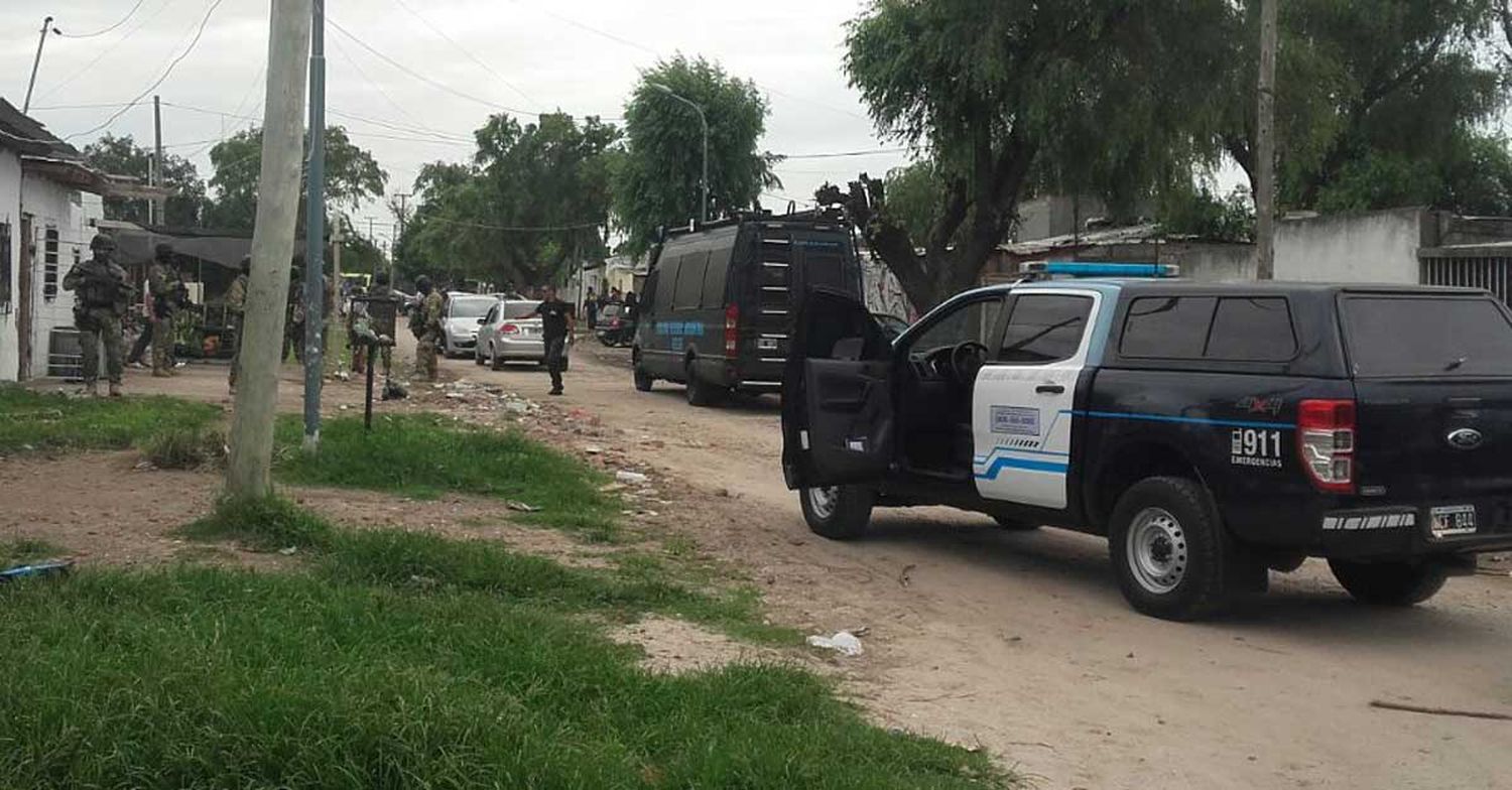 Desbaratan una familia narco en el Barrio Regional: seis detenidos