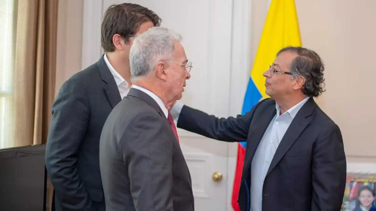 Uribe pide que no estigmaticen a Petro de NEO COMUNISMO ni a él como de EXTREMA DERECHA