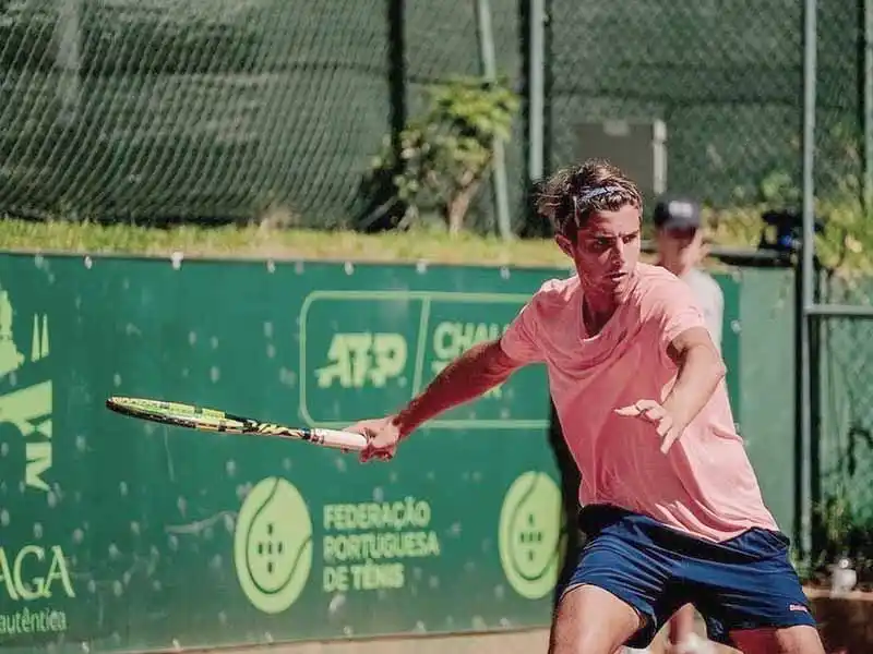 Tenis: Santiago Taverna extendió su mandato en Chascomús