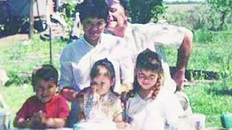 Organizan marcha en el campo donde desapareció la familia Gill