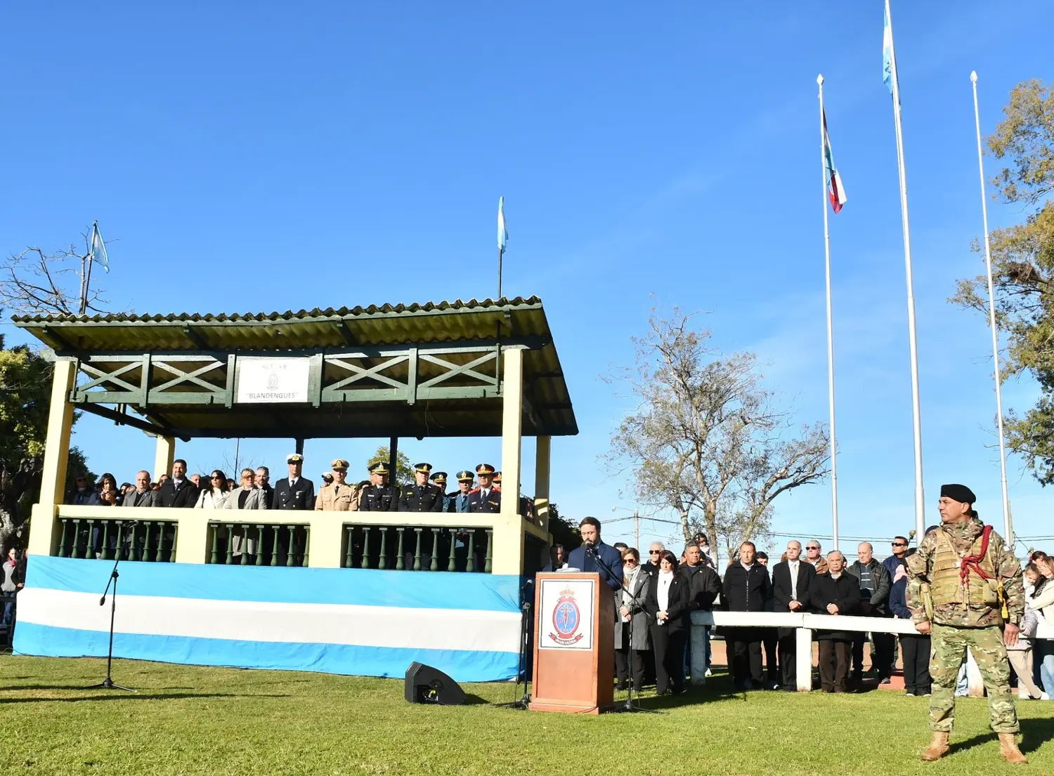 Azcué: "la bandera es la expresión de un destino compartido y la memoria de quienes lucharon por la libertad"