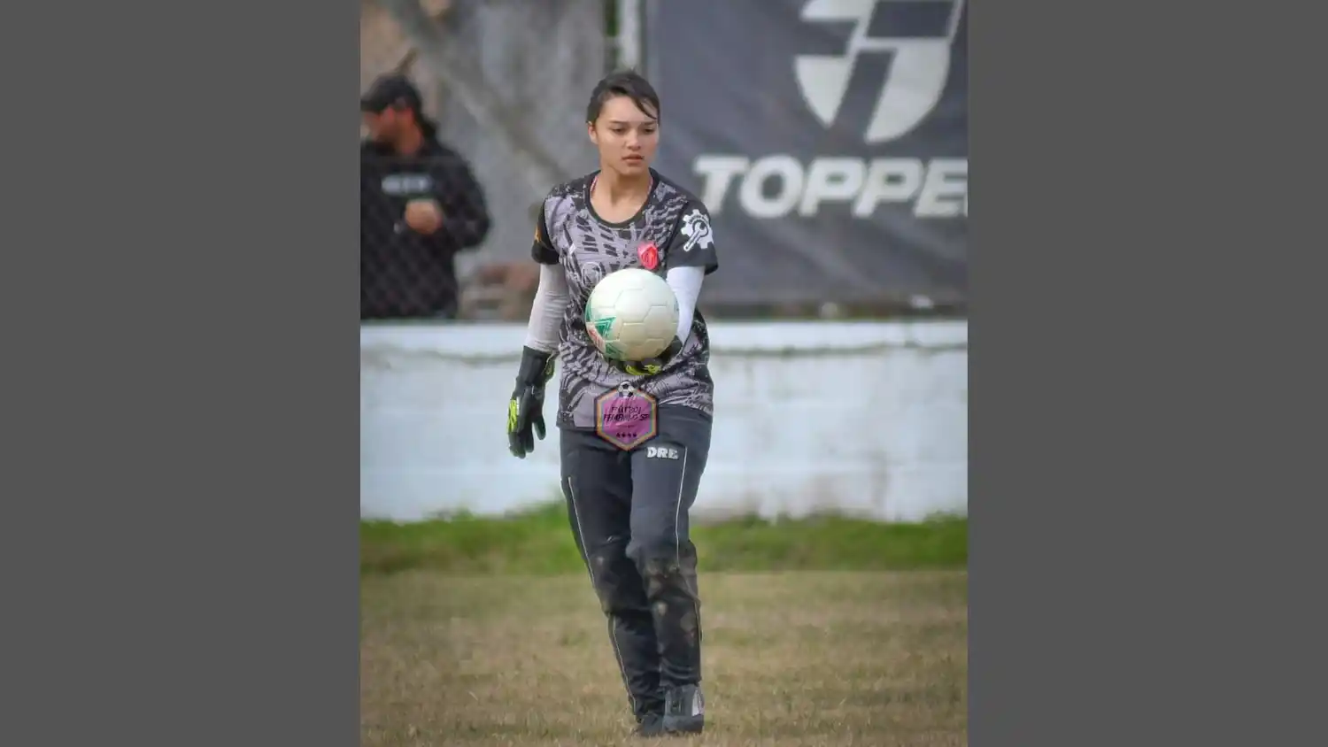 Felicitan a Diamela en el Día del Arquero