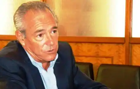 “Creo que atrasamos un poco cuando hablamos de derecha o de izquierda”