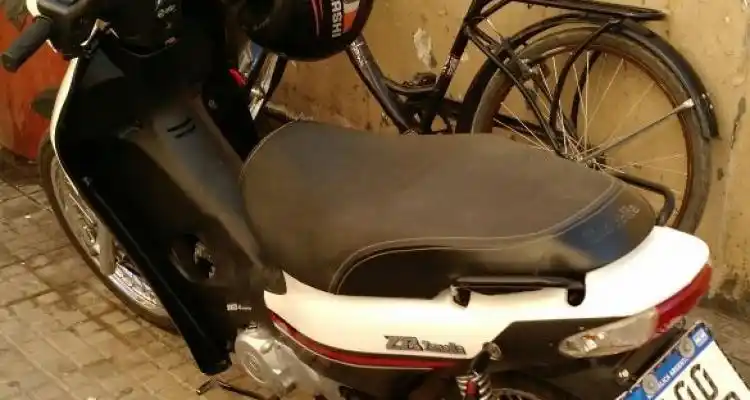 Cayó pareja de motochorros