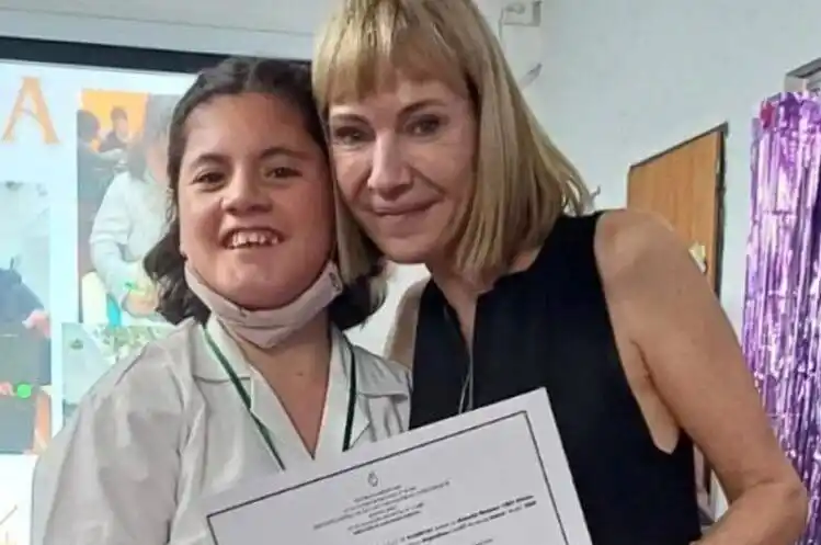 La emotiva foto del egreso de Vida, la hija de Inés Estévez