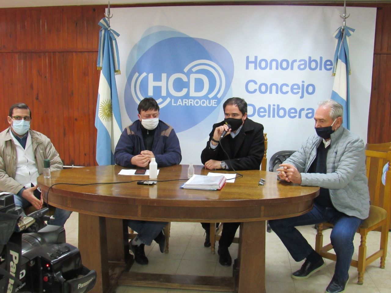 En Larroque destacaron la estrecha relación que se mantiene con Gualeguaychú