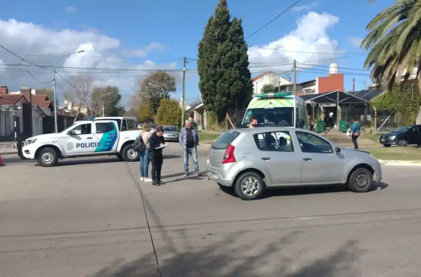 Atropellaron a un adolescente a la salida del colegio