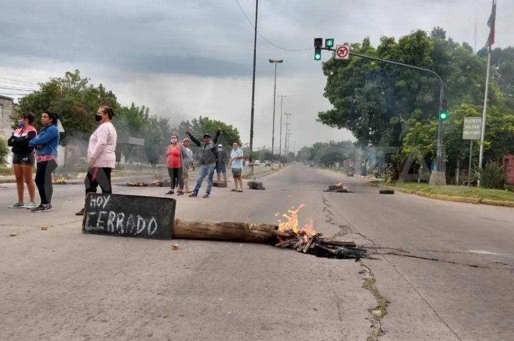 Vecinos de Villa del Parque reclaman por falta de luz