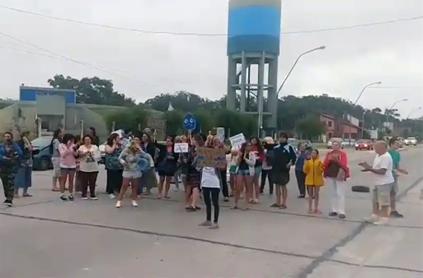 La falta de agua, un problema "que se repite" en el sur de la ciudad