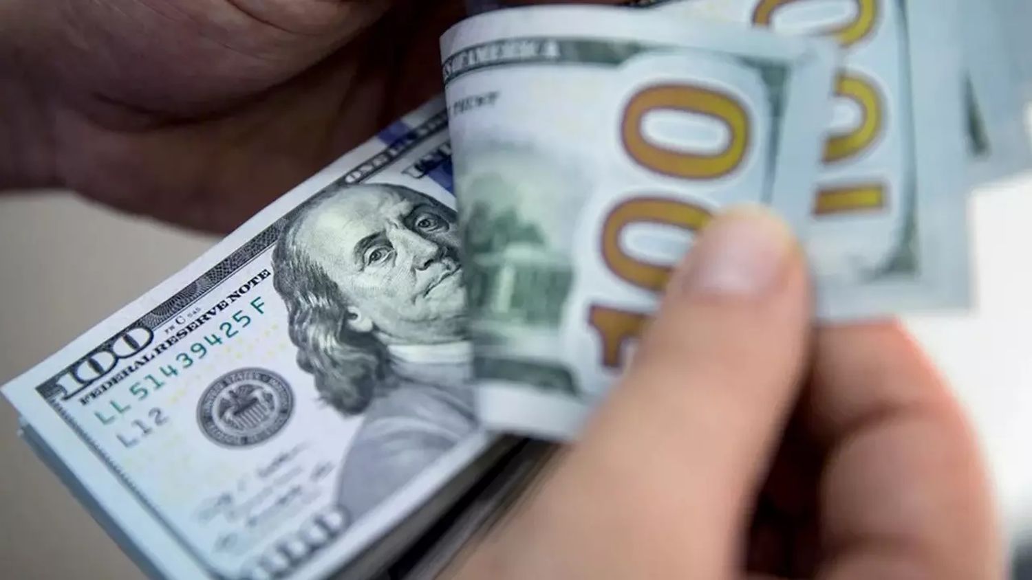 El dólar blue se comercializó en $1.135 para la venta.