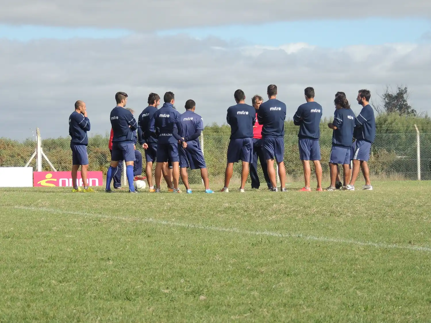 Alvarado concentra con 20 jugadores