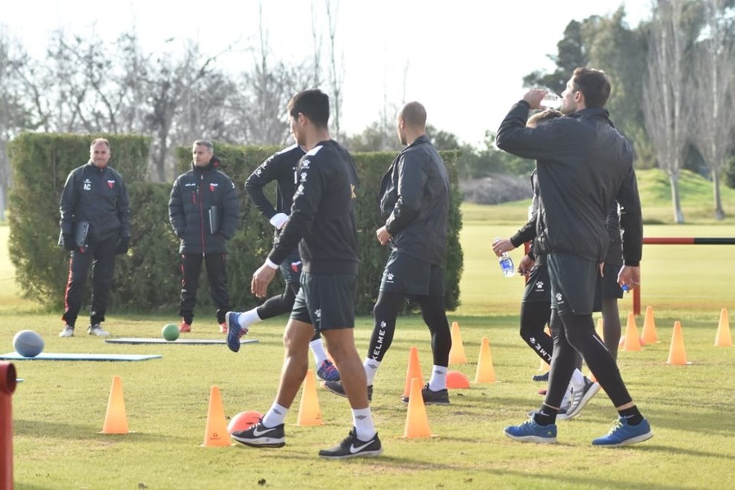 Colón se prepara para el duelo ante Argentinos por Copa Sudamericana