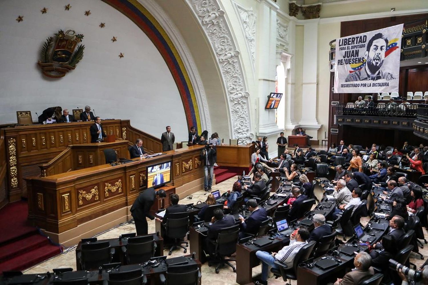 “Venezuela se está desmembrando debido al colapso del estado de derecho», advierte la AN