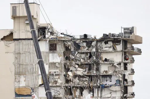 DERRUMBE EN MIAMI: en el séptimo día de búsqueda suben a 16 el número de muertos