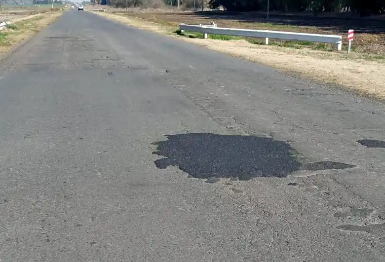 Repararon la ruta 191 tras reclamos, accidentes y daños en vehículos