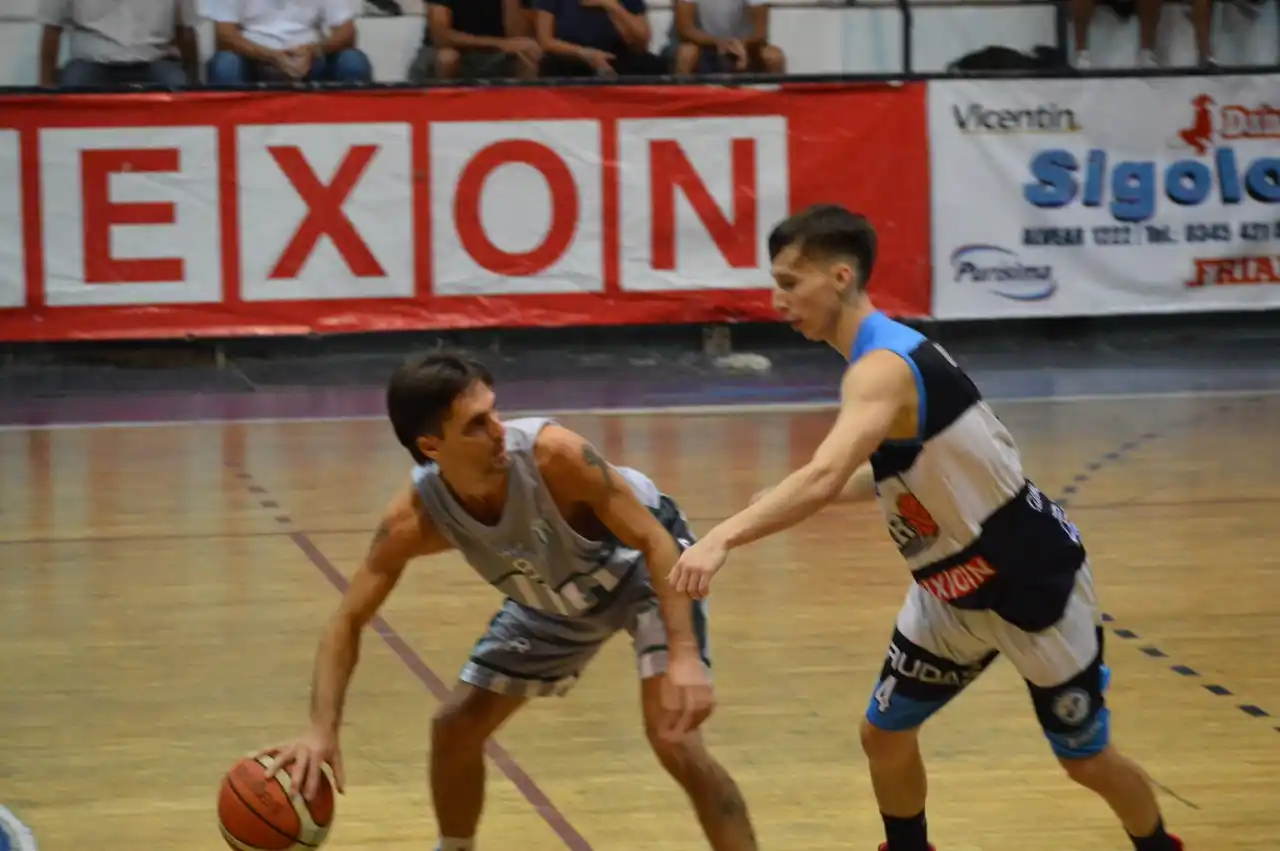 Racing tuvo que esforzarse al máximo para celebrar su primer triunfo del torneo