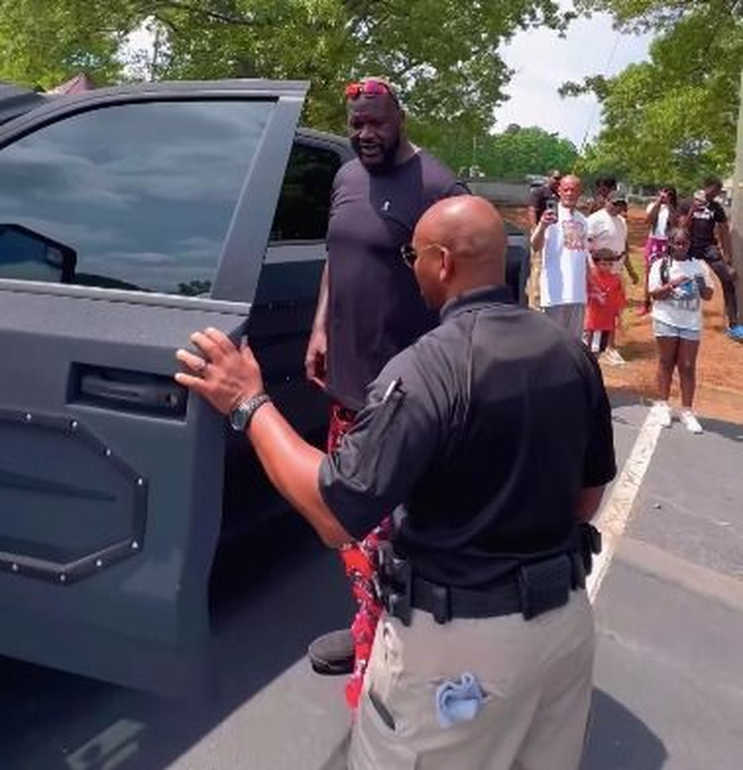 Así es la monstruosa camioneta que compró Shaquille O´Neal