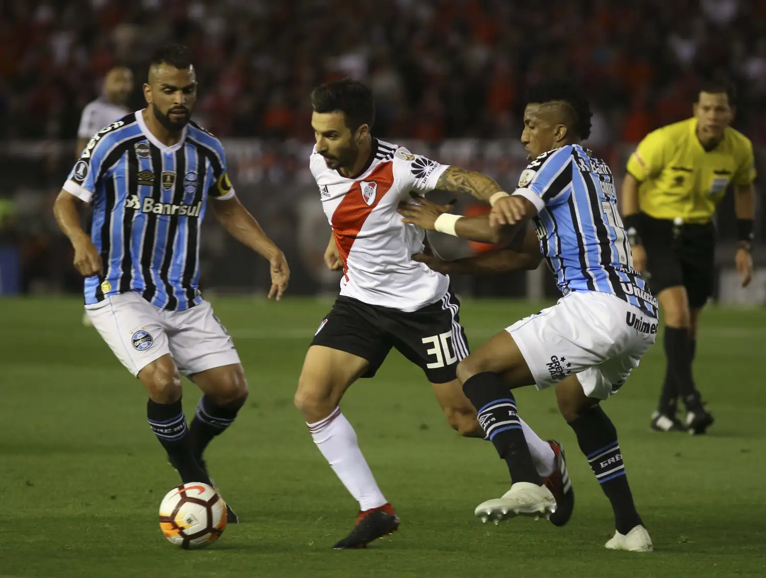 Gremio maniató a River y sacó una ventaja  clave de cara a la definición en Porto Alegre