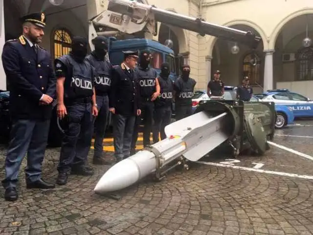 Policía italiana incautó un arsenal de guerra a la ultra derecha de Juventus