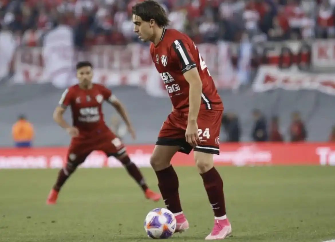 Armani le negó el gol al tandilense González Metilli