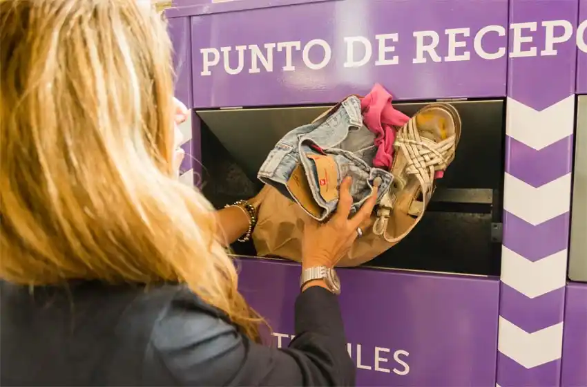 La Municipalidad instaló un nuevo contenedor violeta para los residuos especiales