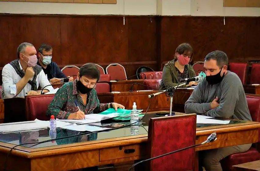 Frente de Todos considera "brutal" el aumento del boleto de colectivo