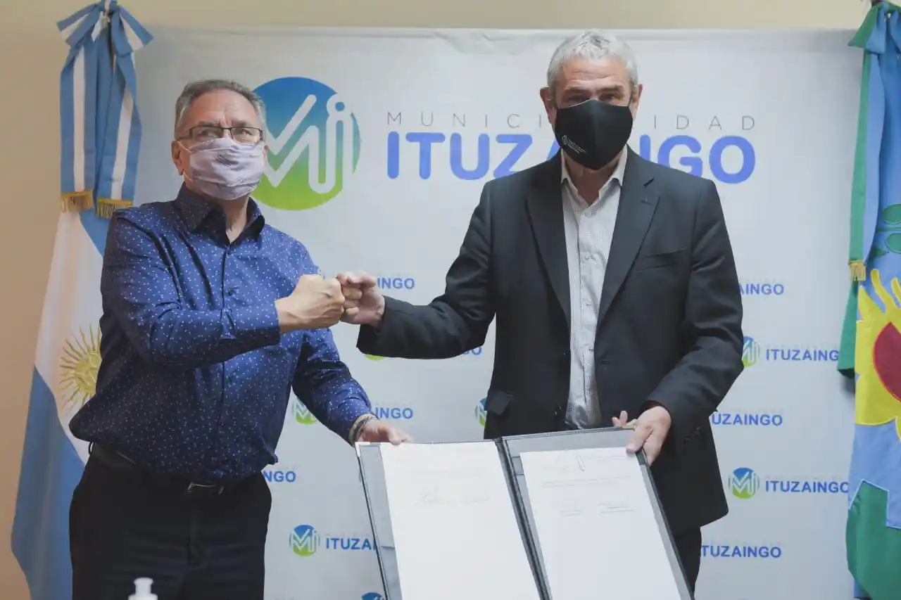 Ituzaingó: Descalzo y Ferraresi encabezaron firma del convenio "Programa de Mejoramiento de Barrios IV"