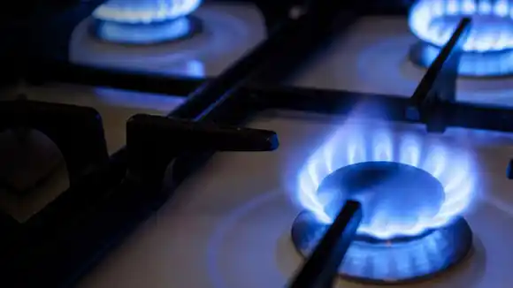Oficializaron la suba de las tarifas de luz 2,82% y gas 6,45% para junio