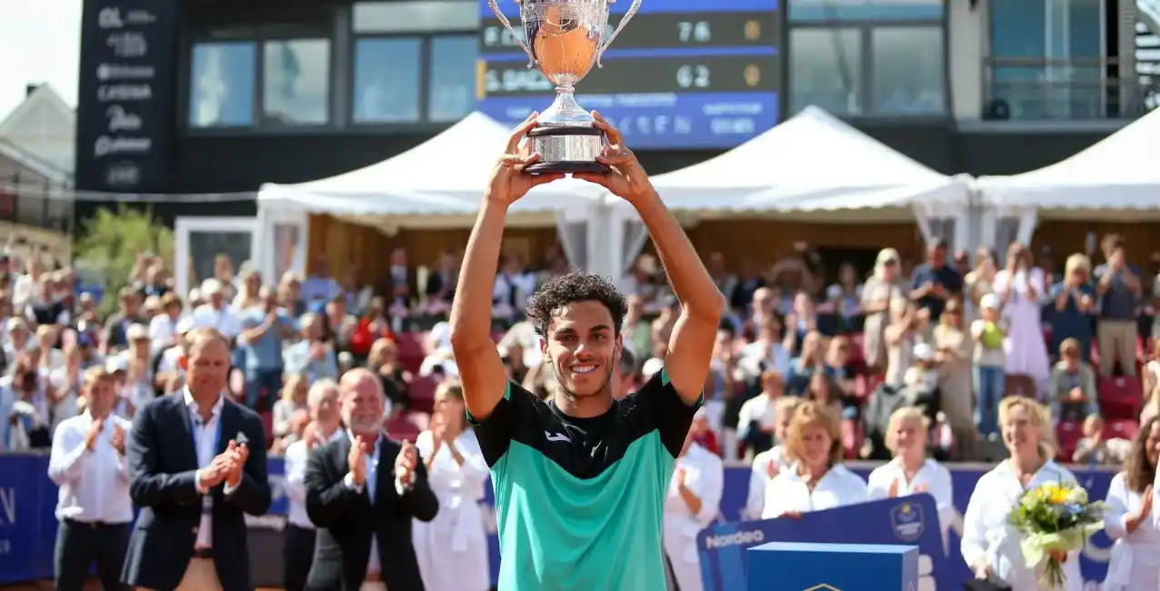 Tras coronarse en Bastad, Francisco Cerúndolo llega al puesto 30 del ranking