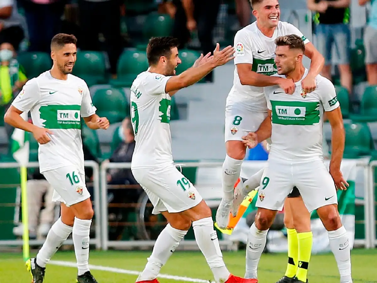 Boyé y Benedetto le dieron el empate a Elche
