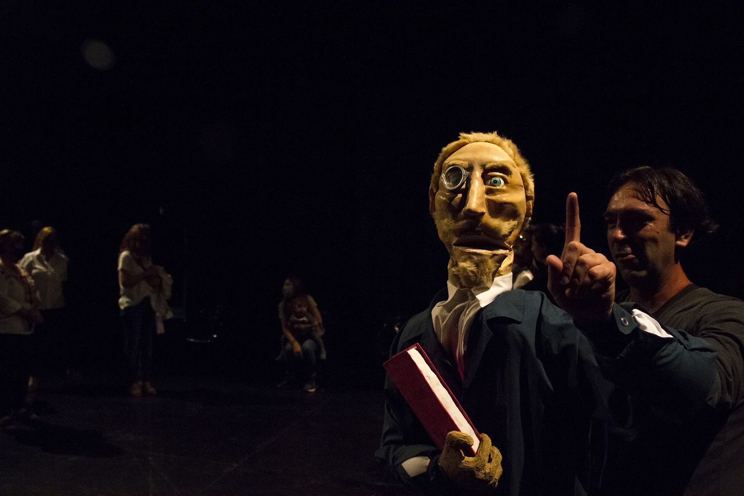El elenco de Títeres invita a conocer los misterios del Teatro Municipal