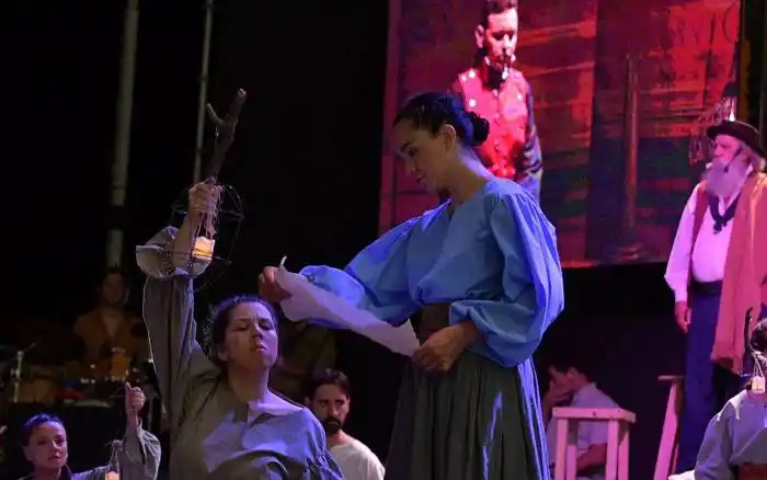 Romance de los Pueblos Libres llega al recinto de la Cámara de Diputados y al Teatro 3 de Febrero