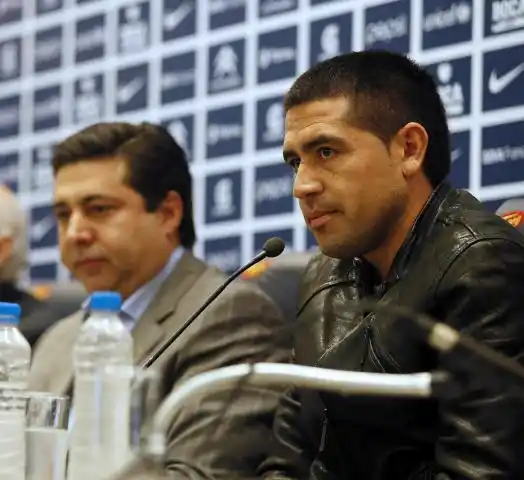 Angelici desmintió que le haya ofrecido un cargo político a Riquelme
